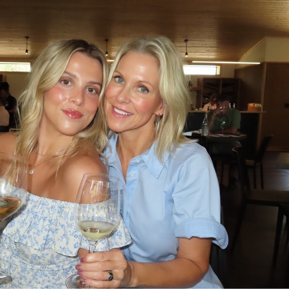 Meet your Posher, Holly - Picture 1 of 1